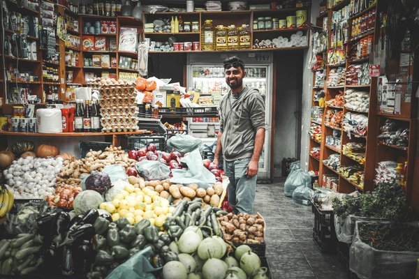 Stratégies innovantes pour intégrer des plats de champignons exotiques dans le menu d"un restaurant en pleine nature.